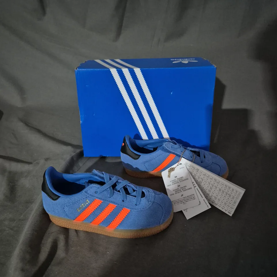 BOXED PAIR OF ADIDAS GAZELLE BLUE/ORANGE SIZE UK 9K