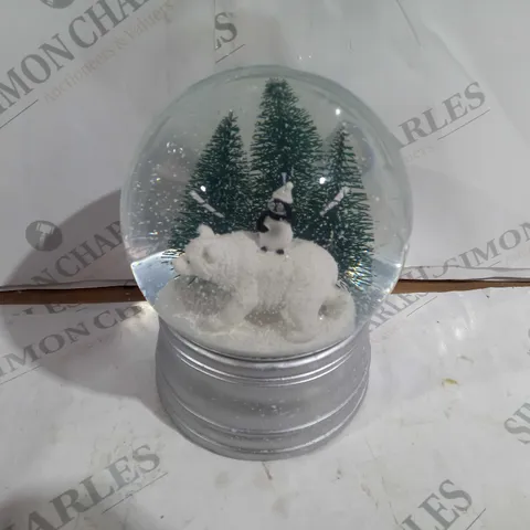 BOXED SANTA EXPRESS CHRISTMAS CHARACTER MUSICAL WATER SPINNER POLAR BEAR