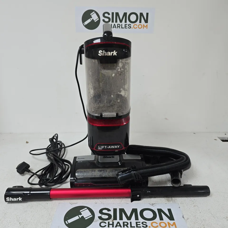 SHARK LIFT-AWAY UPRIGHT VACUUM CLEANER