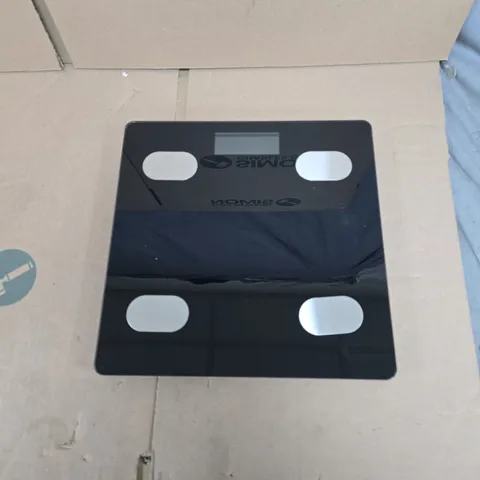 DIGITAL BATHROOM SCALE, BLACK GLASS PLATFORM (BOXED)