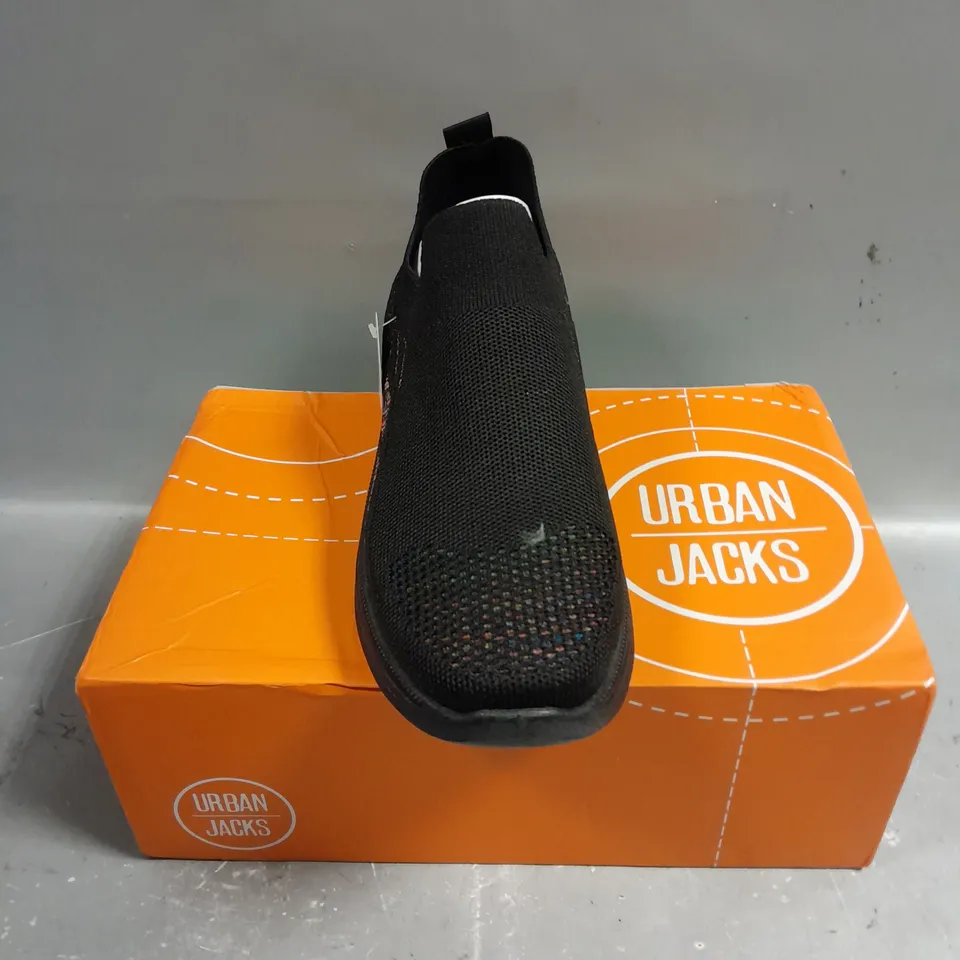 BOXED PAIR OF URBAN JACKS APPLETINI SLIP ON SHOES - 7