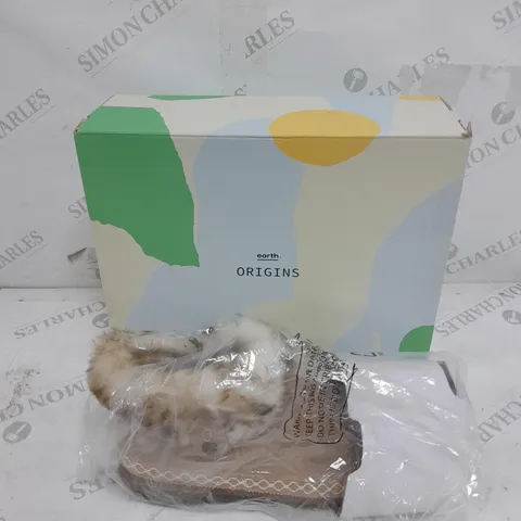 BOXED PAIR OF EARTH ORIGINS EMMALYN BOOTIES IN BEIGE - SIZE 6