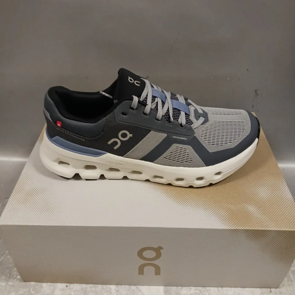 BOXED PAIR OF ON CLOUD CLOUDRUNNER 2 TRAINERS - 7.5