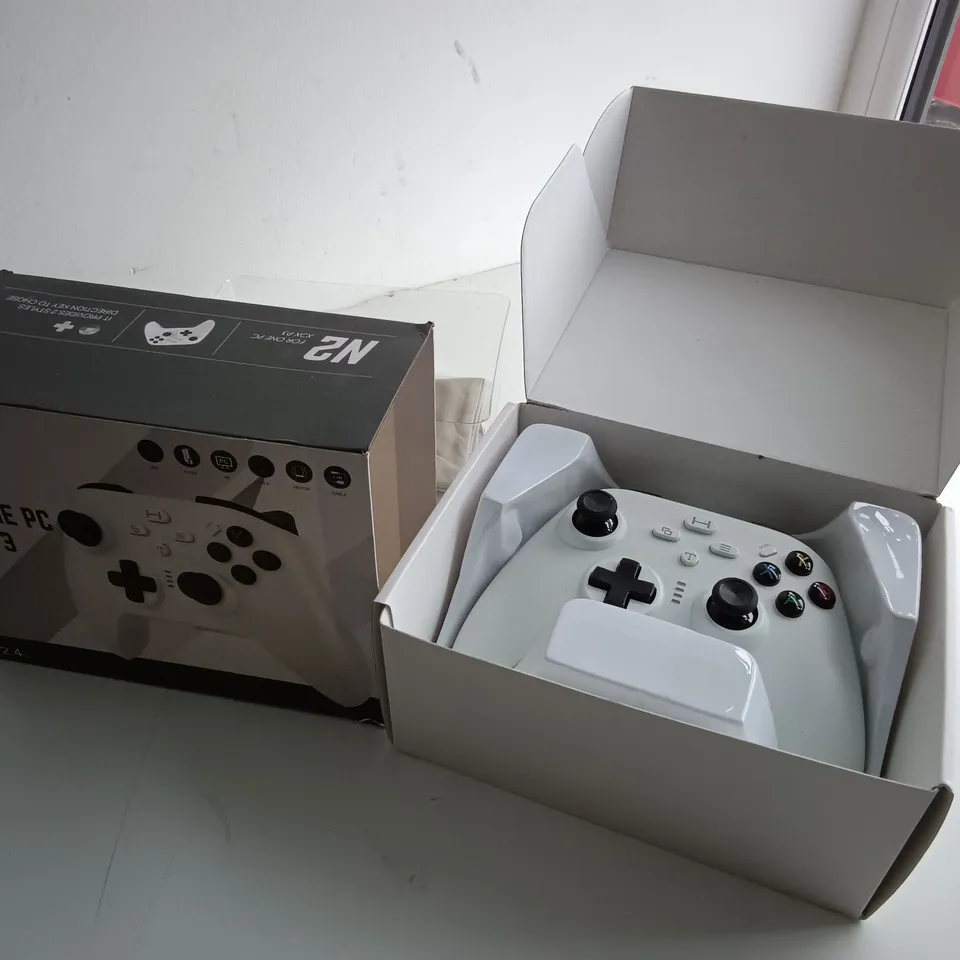 BOXED N2 GAMING CONTROLLER