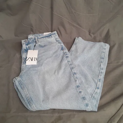ZARA STRAIGHT FIT JEANS IN LIGHT BLUE SIZE 12
