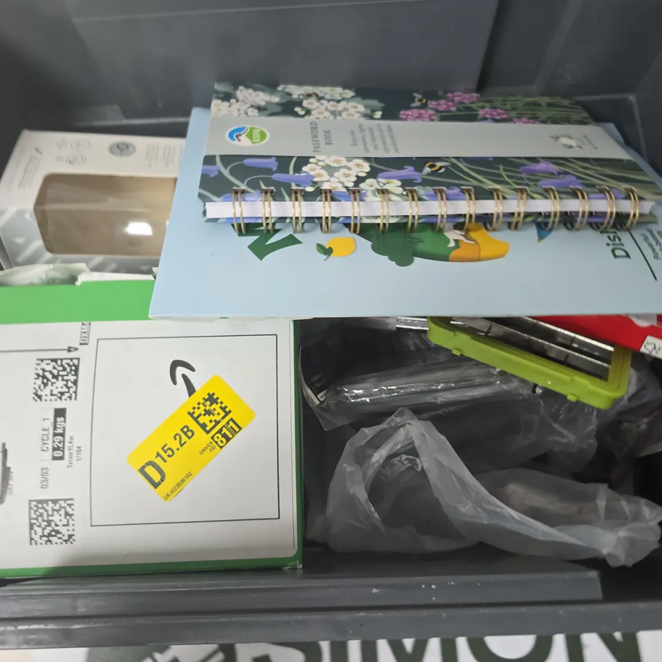 APPROXIMATELY 12 ASSORTED HOUSEHOLD ITEMS TO INCLUDE ANT BAIT STATION, FILTERING HALF MASK, NATURAL FLOW BABY BOTTLE, ETC
