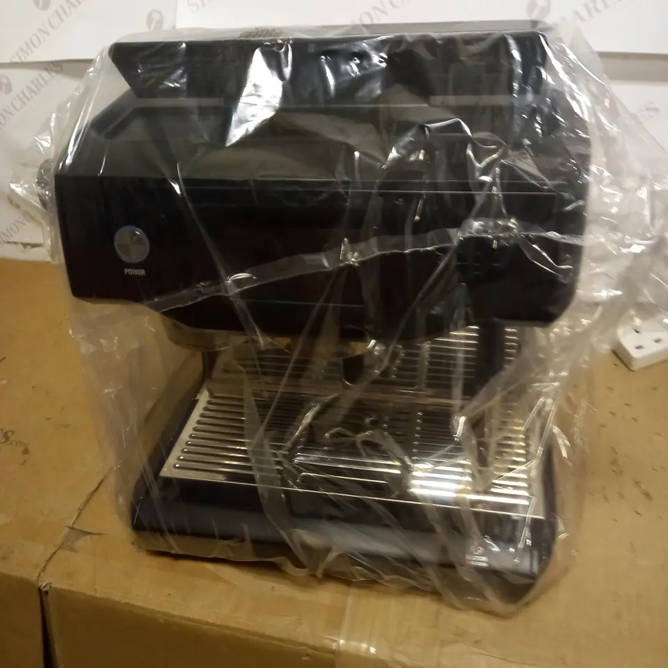 SAGE ORACLE TOUCH FULLY AUTOMATIVE ESPRESSO MACHINE