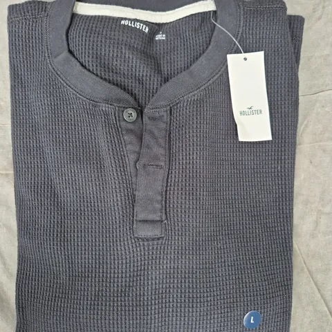HOLLISTER LONG SLEEVE TOP IN BLACK SIZE LARGE