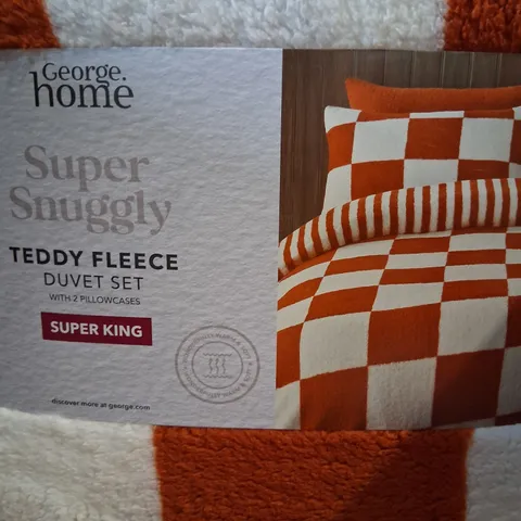 APPROXIMATELY SIX BRAND NEW SUPER SNUGGLY TEDDY FLEECE DUVER SET WITH TWO PILLOW CASES SUPER KING