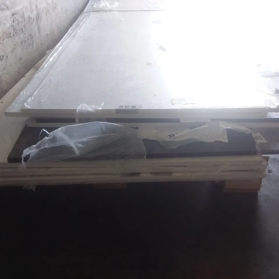 PALLET CONTAINING APPROXIMATELY 9 WORKTOPS