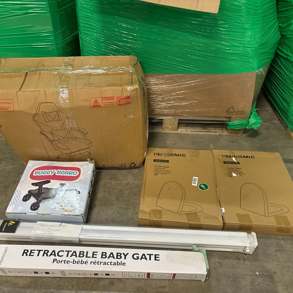 PALLET OF ASSORTED CONSUMER PRODUCTS TO INCLUDE: GAMING CHAIR, BUGGY BOARD, ROLLER BLIND, RETRACTABLE BABY GATE, TOILET SEATS ECT