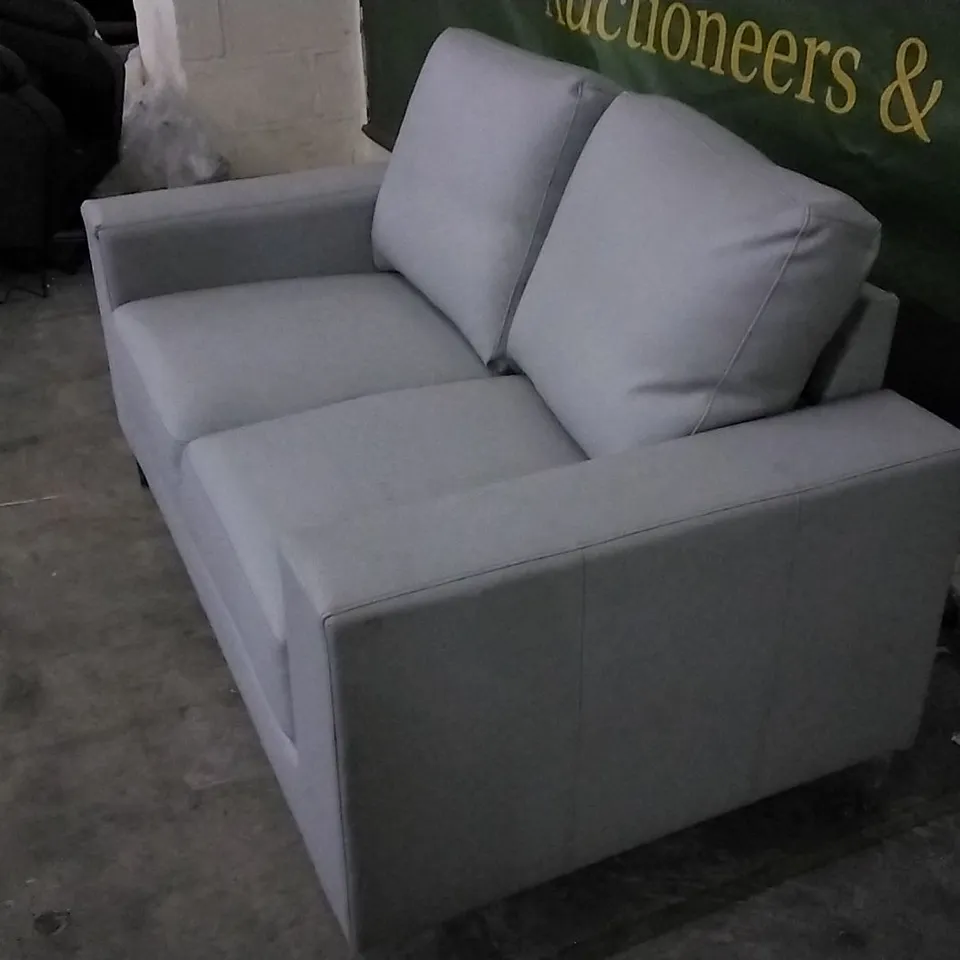 DESIGNER LIGHT GREY LEATHER MODERN DESIGN 2 SEATER SOFA