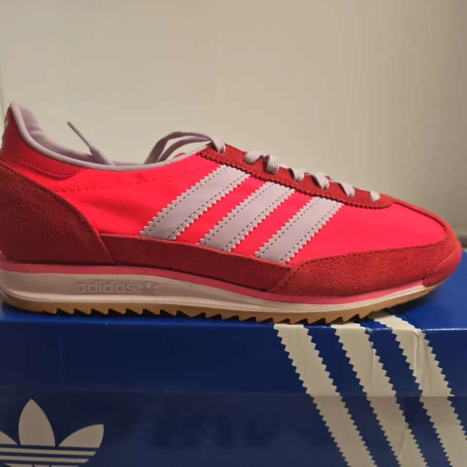 BOXED PAIR OF ADIDAS SL72 OG W WOMEN'S SNEAKERS – RED/PINK, UK 6