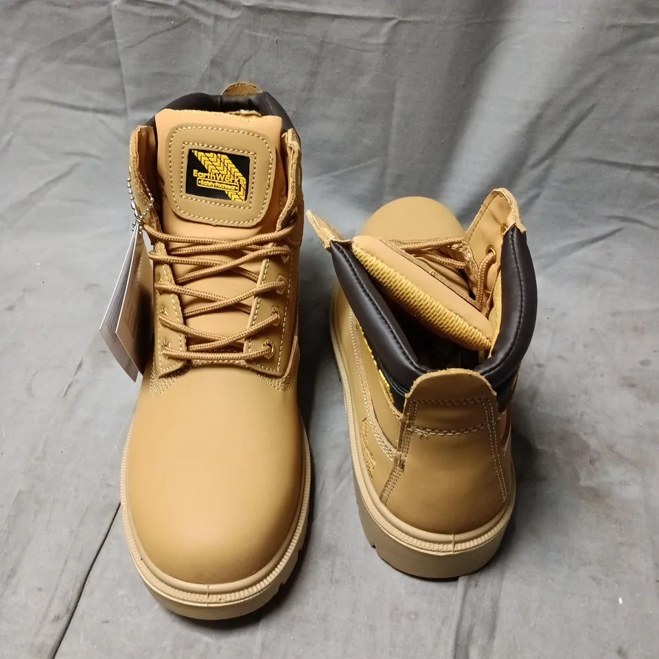 EARTHWORKS SAFETY BOOTS – TAN LEATHER, BLACK COLLAR (MEN) - UK 8