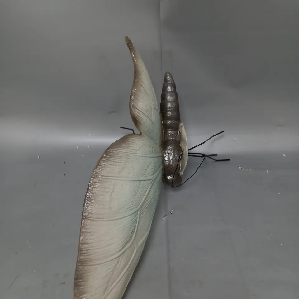 HOME2GARDEN LARGE GARDEN BUTTERFLY DECOR SOFT METALLIC - ONE WING BROKEN