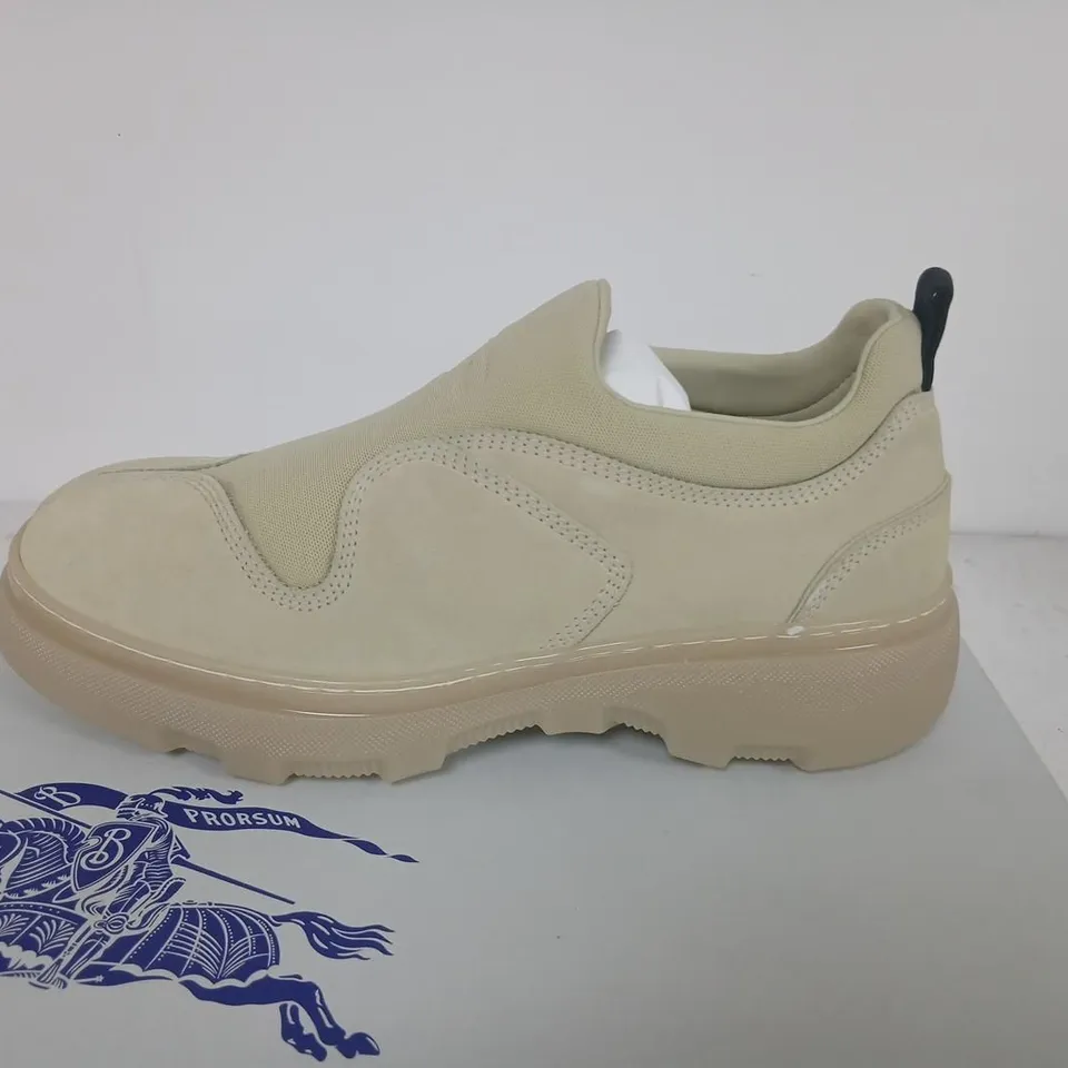 BURBERRY LEATHER SNEAKERS – BEIGE, UK 10.5 (EUR 44.5)
