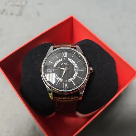 LA BANUS WATCH –– LEATHER STRAP BLACK DIAL WATCH