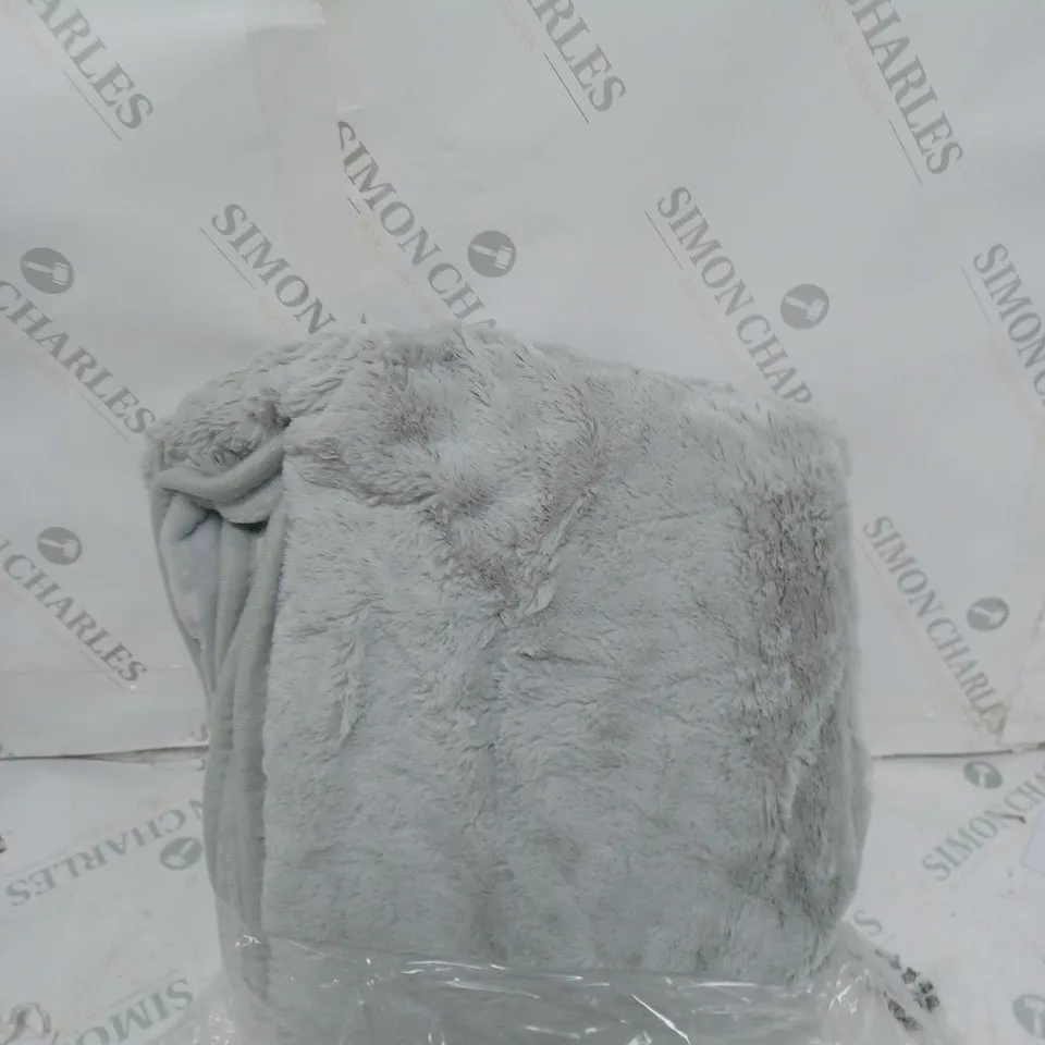 COZEE HOME VELVETSOFT HEATED THROW IN LIGHT GREY