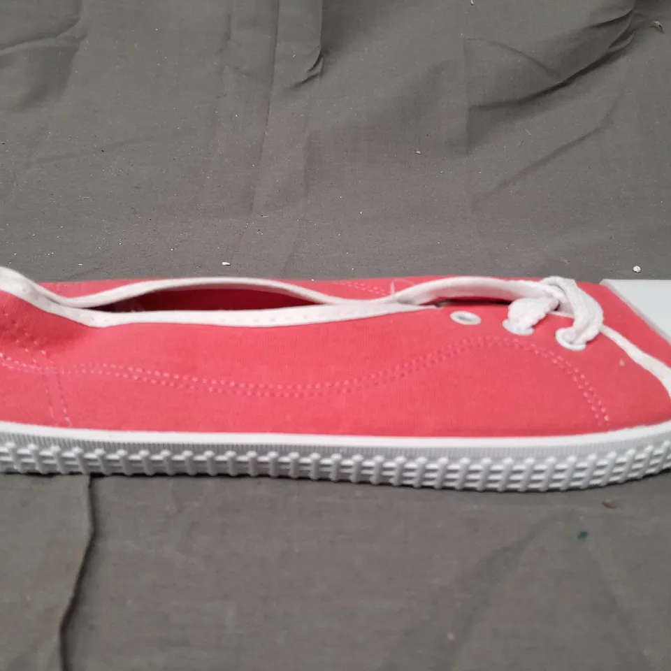 BOX OF APPROXIMATELY 15 PAIRS OF DESIGNER FLAT LACE UP SHOES IN PINK - VARIOUS SIZES