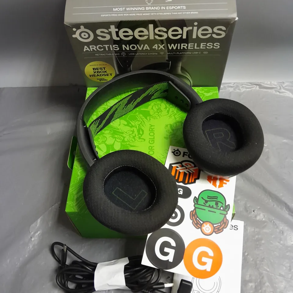 BOXED STEEL SERIES ARCTIS NOVA 4X WIRELESS GAMING HEADSET WITH RETRACTABLE MIC IN BLACK
