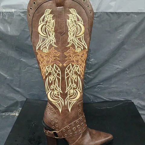 BOXED PAIR OF CHILDREN OF THE MOON COWBOY BOOTS - UK SIZE 4