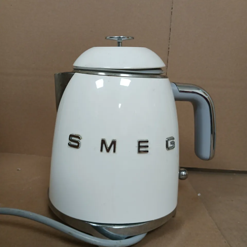 SMEG KLF05 RETRO STYLE 0.8L MINI KETTLE, 1400W - WHITE RRP £119