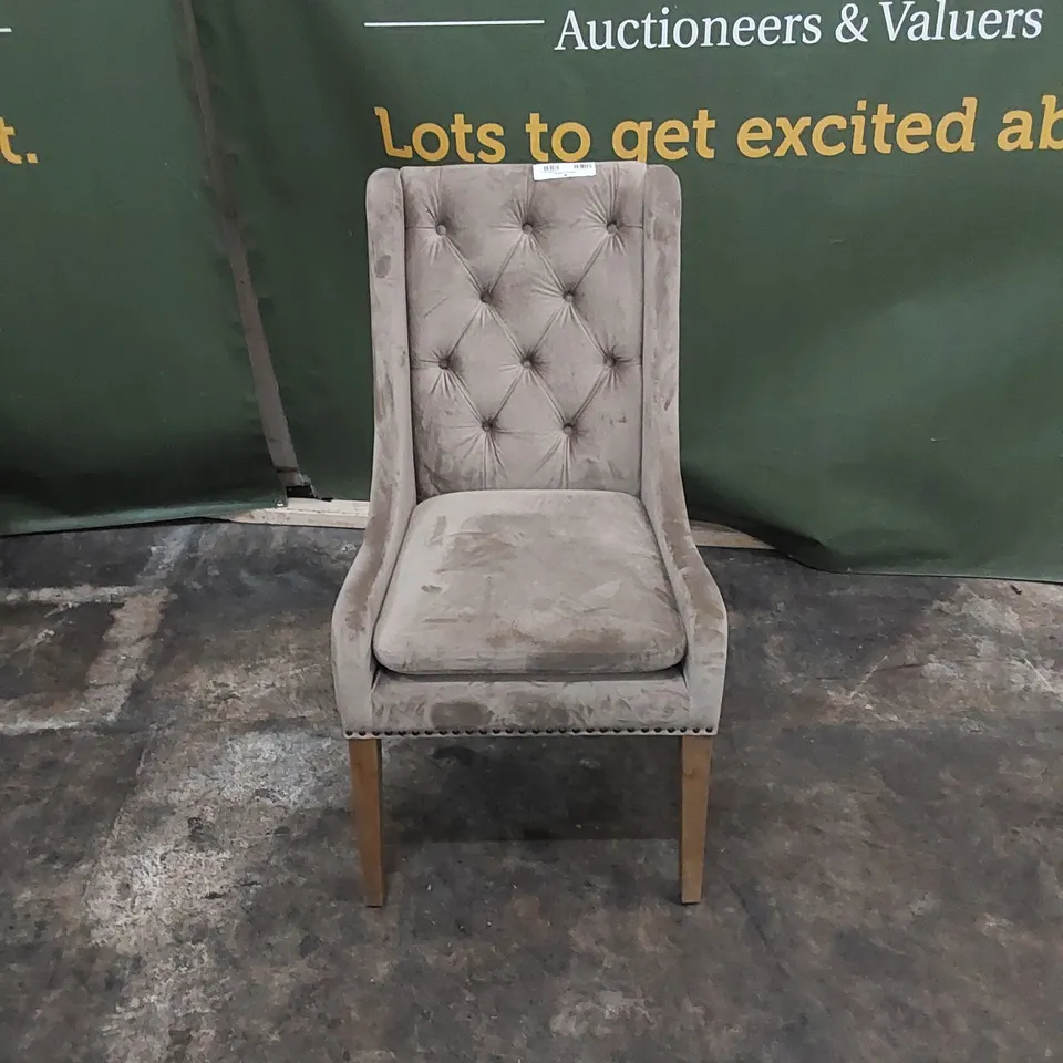 DESIGNER LUXURY UPHOLSTERED VELVET HIGH-BACKED DINING CHAIR 