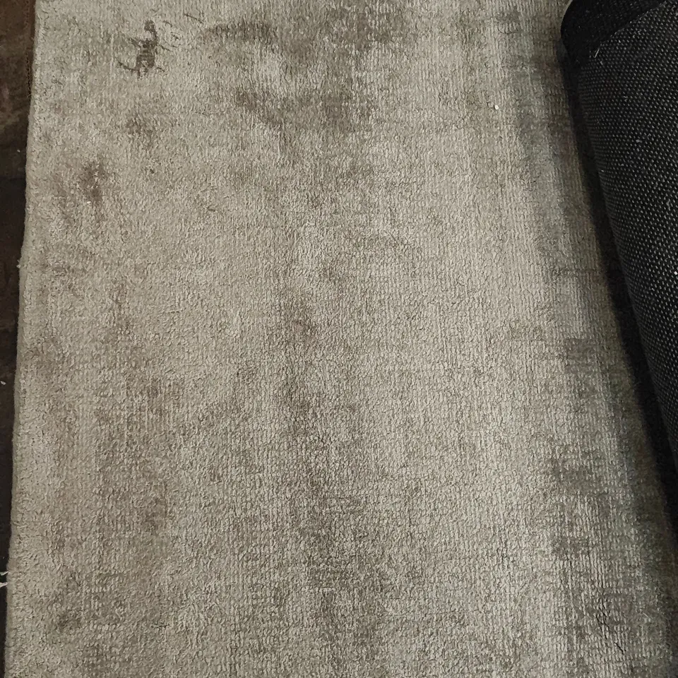 UNWRAPPED AMINI WHISPER RUG IN VINTAGE PLATINUM - APPROXIMATELY 195CM X UNSPECIFIED 