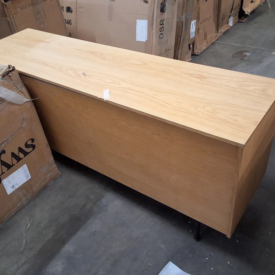 SWYFT SIDEBOARD 03 - OAK