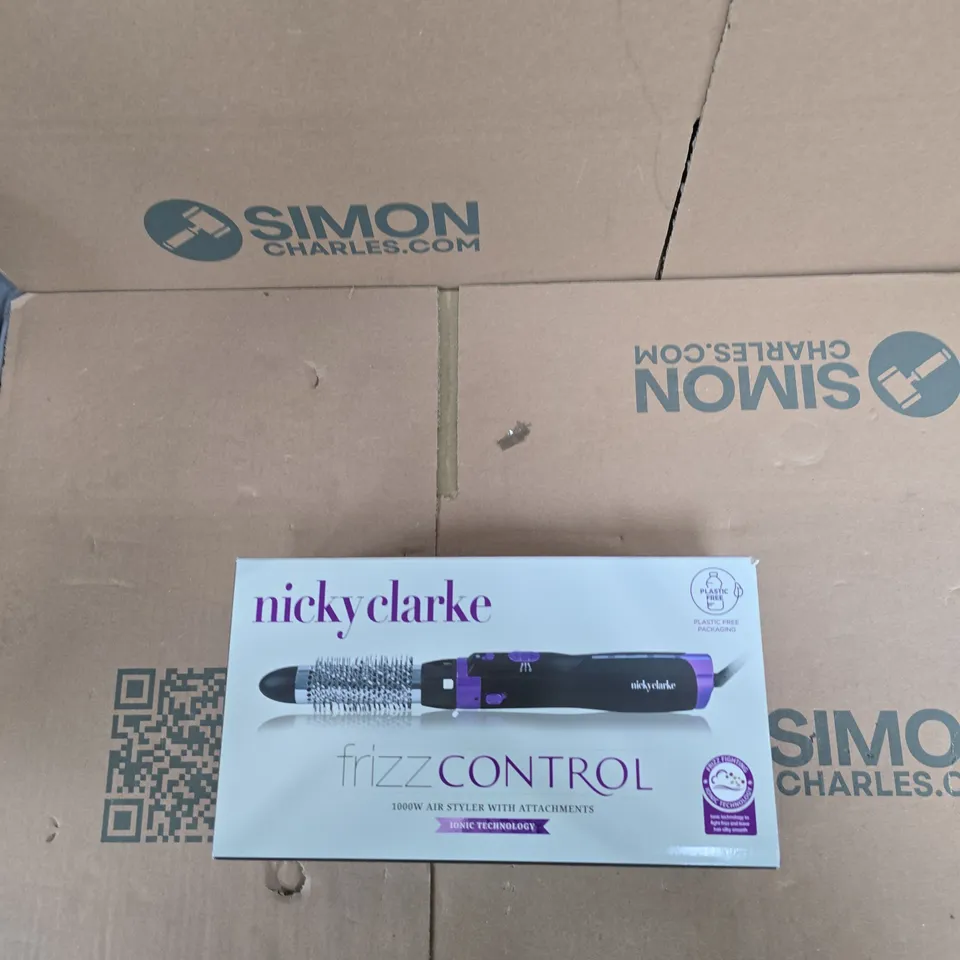 NICKY CLARKE FRIZZ CONTROL 1000W AIR STYLER WITH ATTACHMENTS