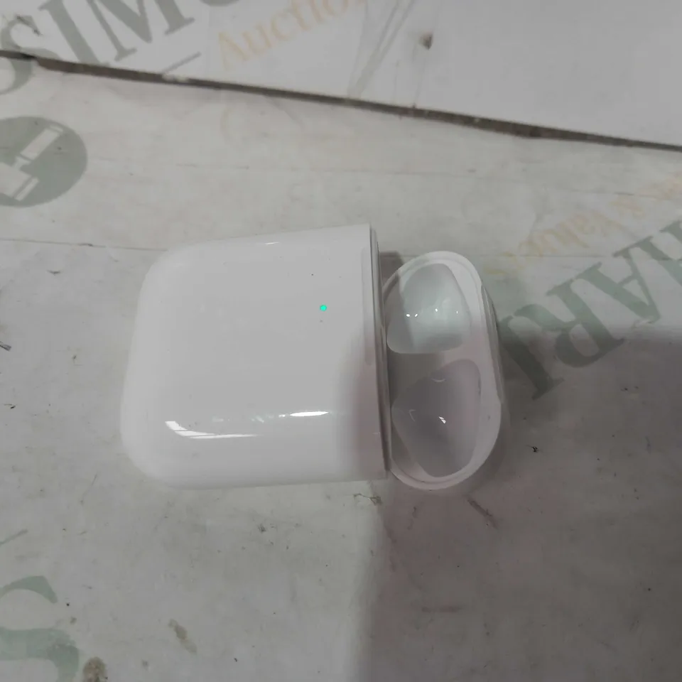 WIRELESS CHARGING CASE FOR AIRPODS