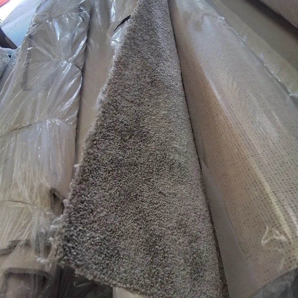 ROLL OF QUALITY FIRST IMPRESSIONS CLEAN CUT APPROXIMATELY 5.5M L X 4M W CARPET