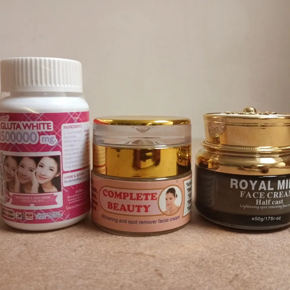 APPROXIMATELY 15 ASSORTED COSMETIC ITEMS INCLUDING VARIOUS MAKES AND BRANDS - COLLECTION ONLY