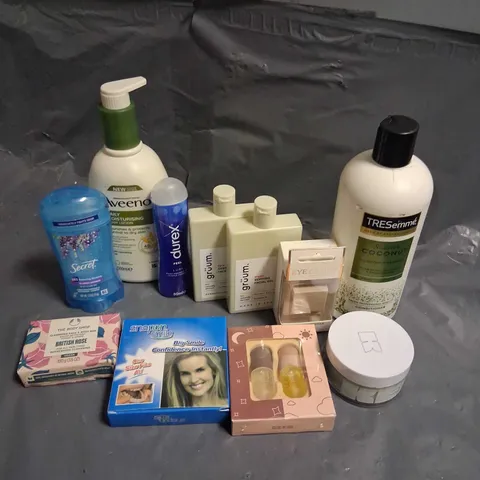 LARGE QUANTITY OF ASSORTED HEALTH AND BEAUTY PRODUCTS TO INCLUDE; GRUUM, BANANA BOAT, TRESEMME, DUREX AND EYE CANDY