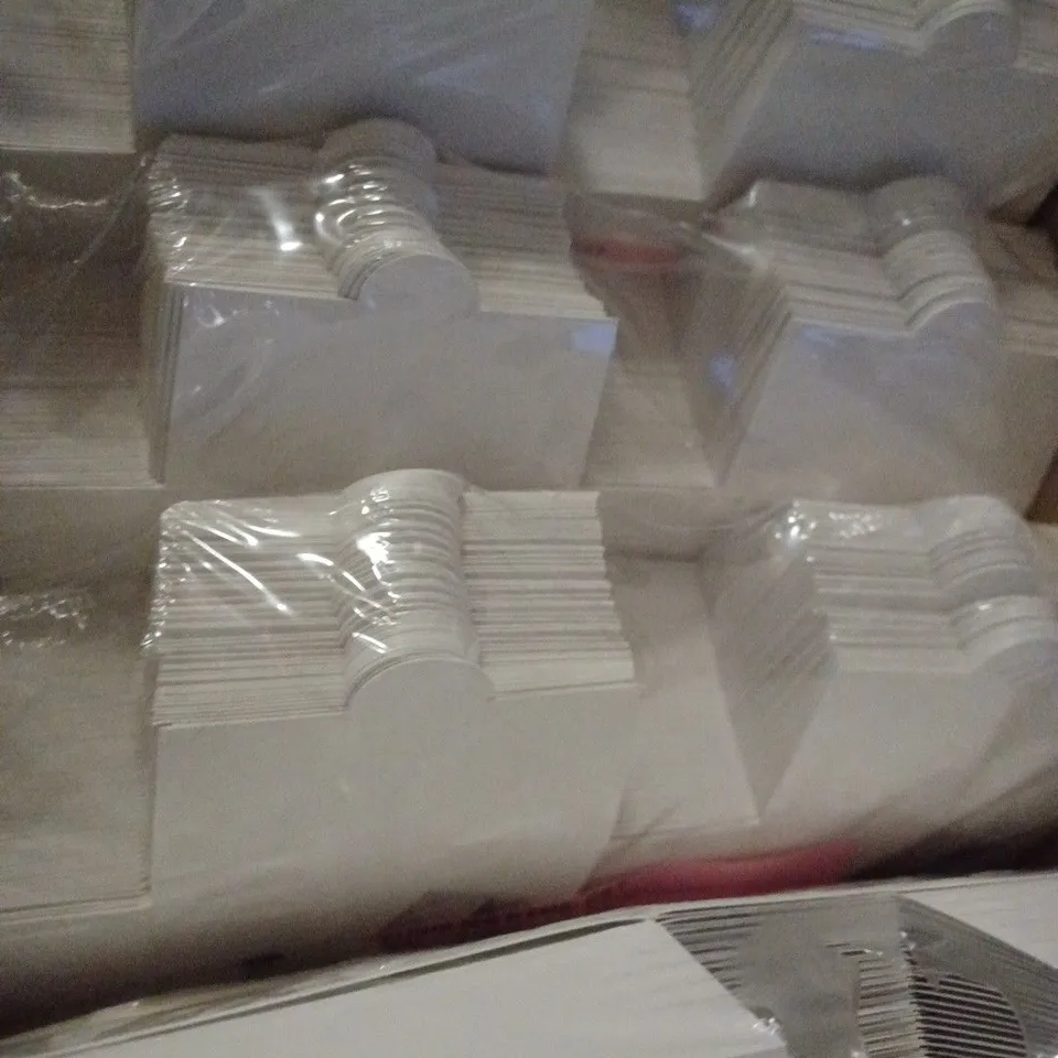 LOT OF APPROX 500 BURBERRY DISCOVER BURBERRY FOUNDATIONS POUCHES 