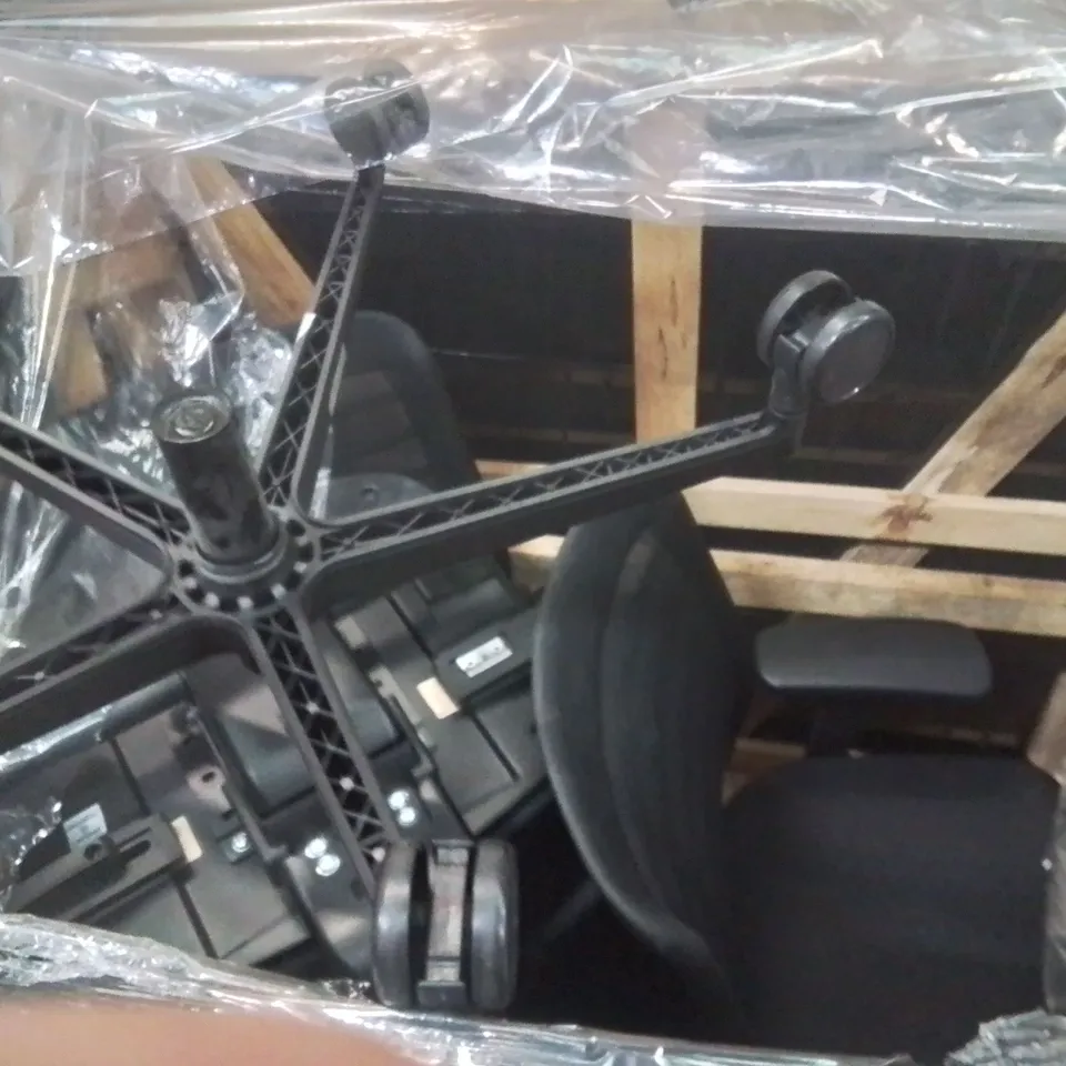 PALLET CONTAINING 3 OFFICE CHAIRS