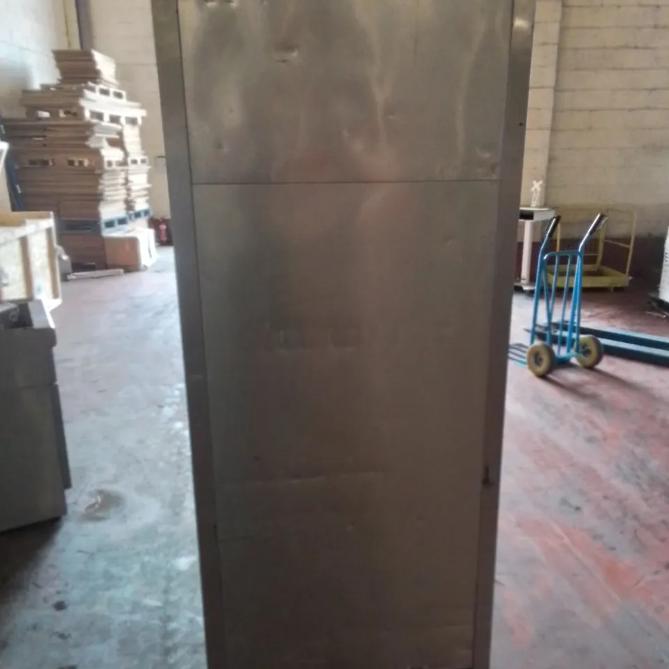 TRUE T-19E TALL REFRIGERATED CABINET