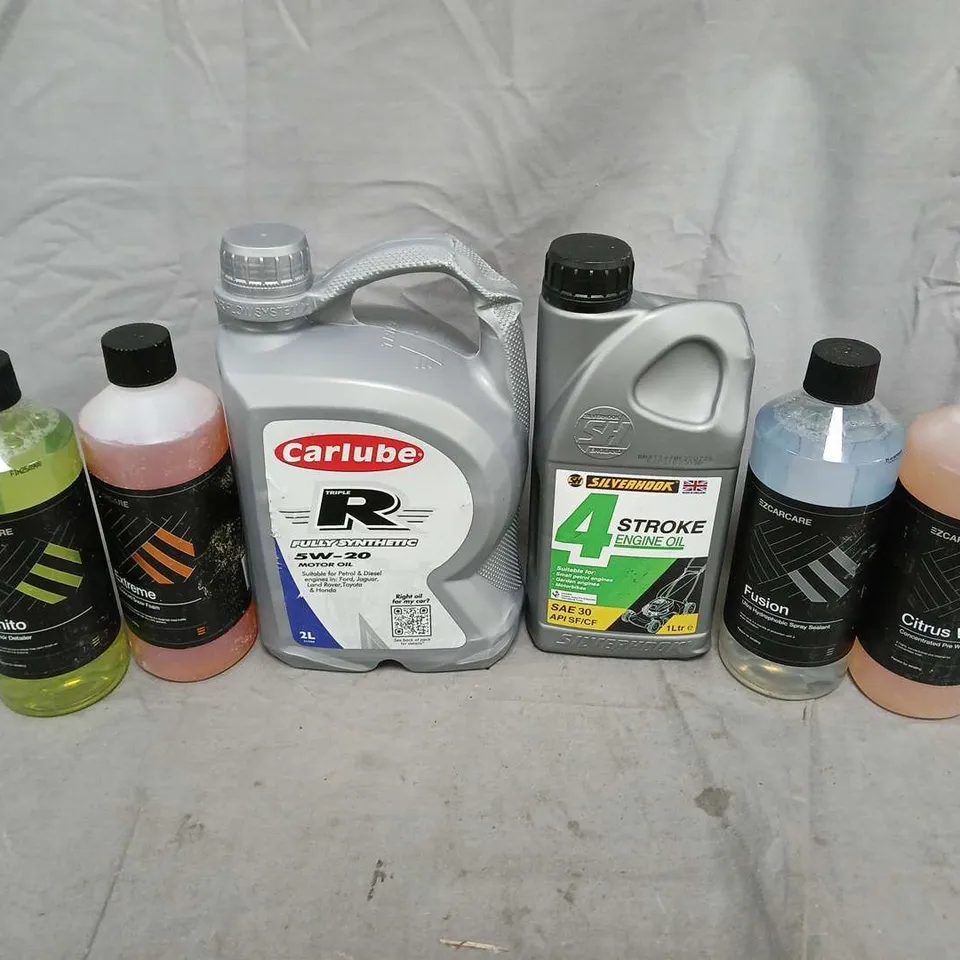 APPROXIMATELY 15 ASSORTED LIQUIDS TO INCLUDE EZCARCARE CITRUS WASH, SILVERHOOK ENGINE OIL, CARLUBE, ETC - COLLECTION ONLY