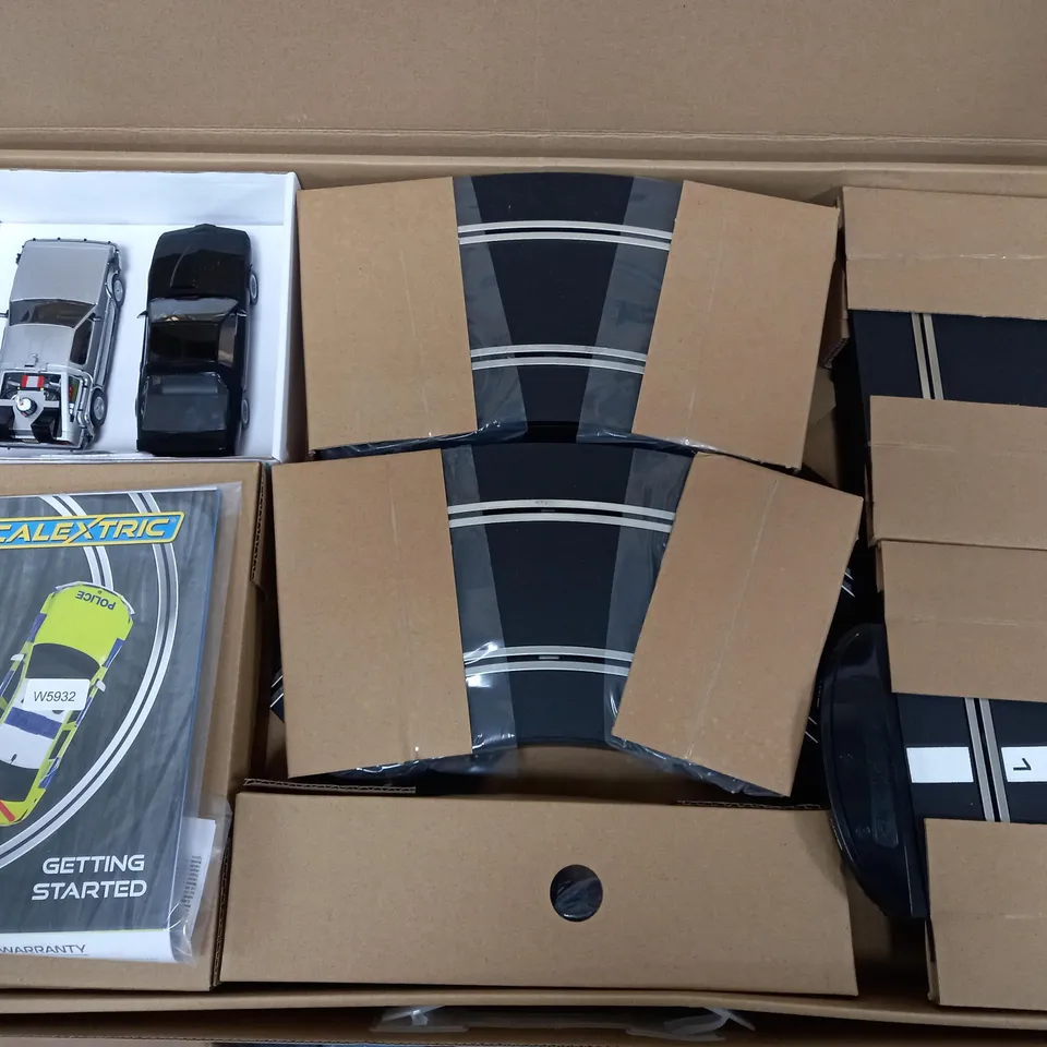 BOXED SCALEXTRIC BACK TO THE FUTURE VS KNIGHT RIDER