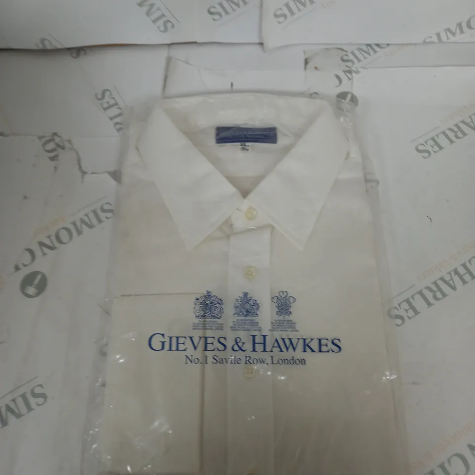 BAGGED GIEVES AND HAWKES BUTTON SHIRT SIZE 44CM