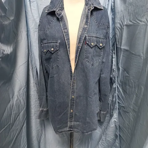 LEVI'S DENIM SHIRT – BLUE, RED TAB