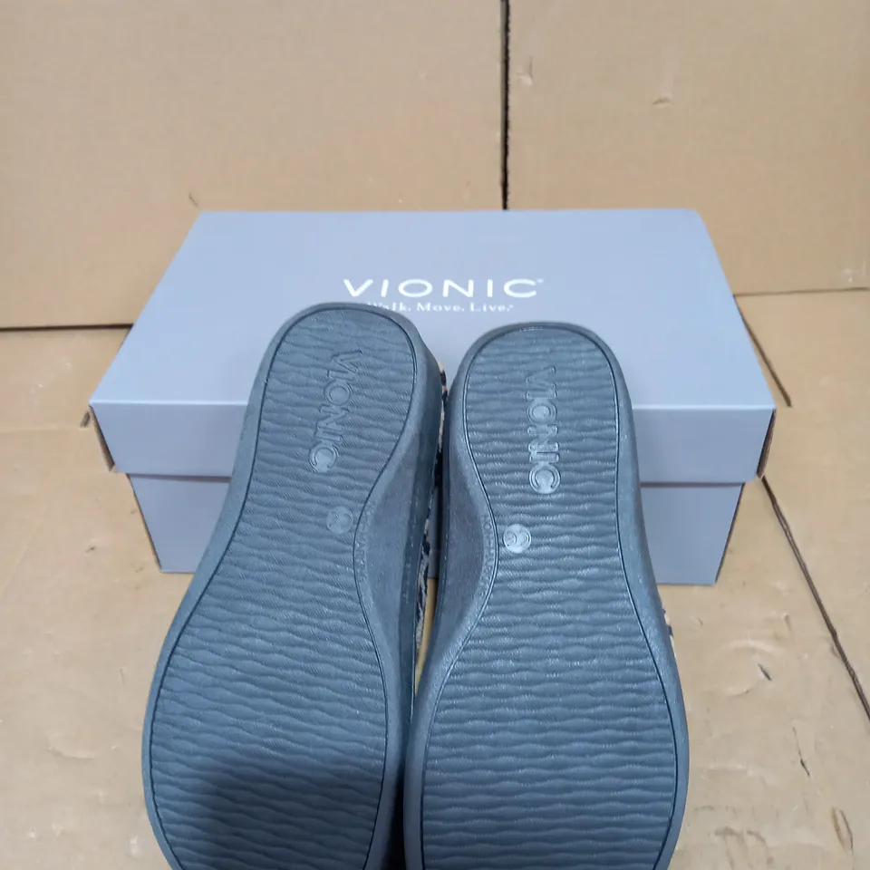 VIONIC INDULGE RELAX LEOPARD SLIPPERS UK SIZE 4