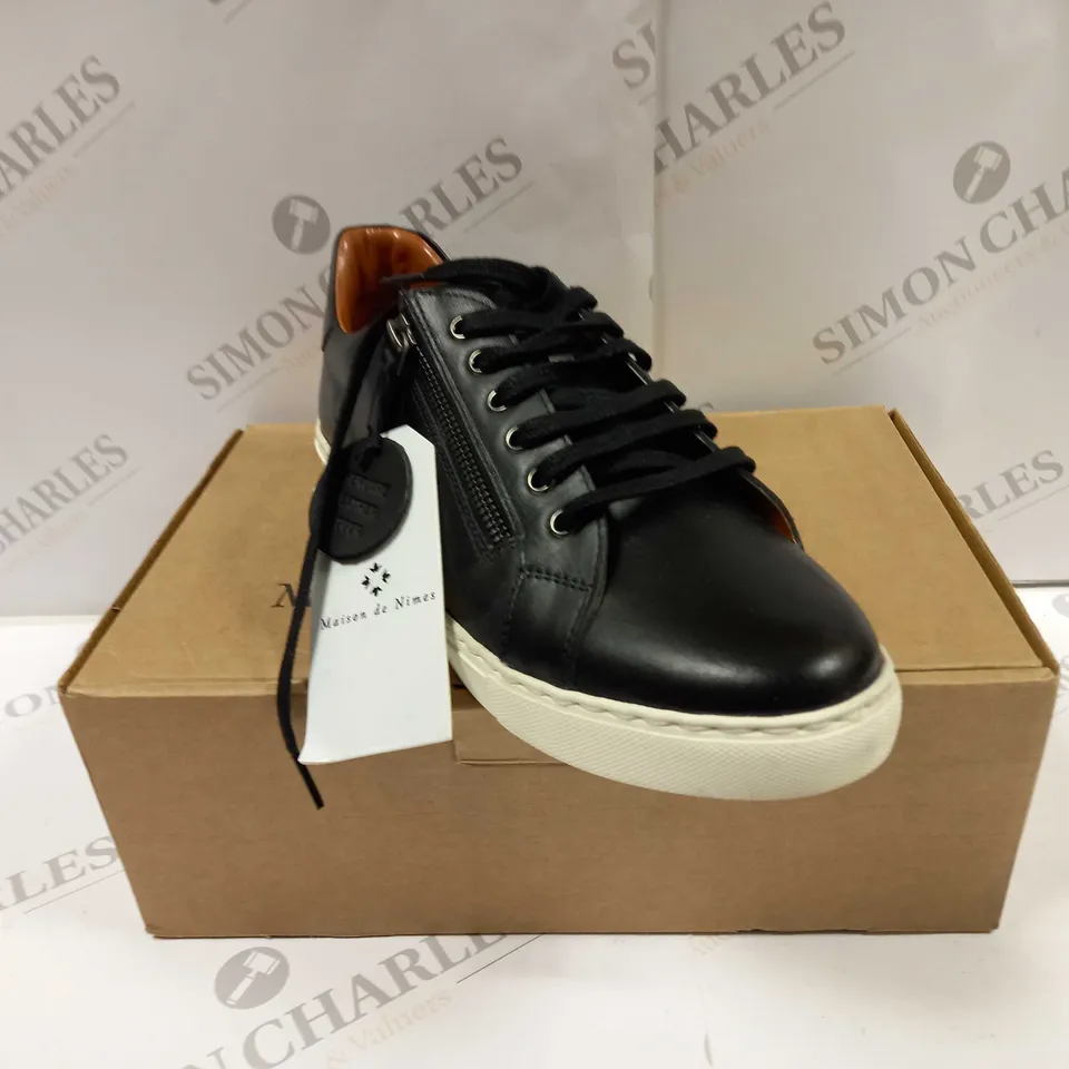 BOXED PAIR OF MAISON DE NIMES LEATHER ZIP SIDE TRAINERS IN BLACK - SIZE 8