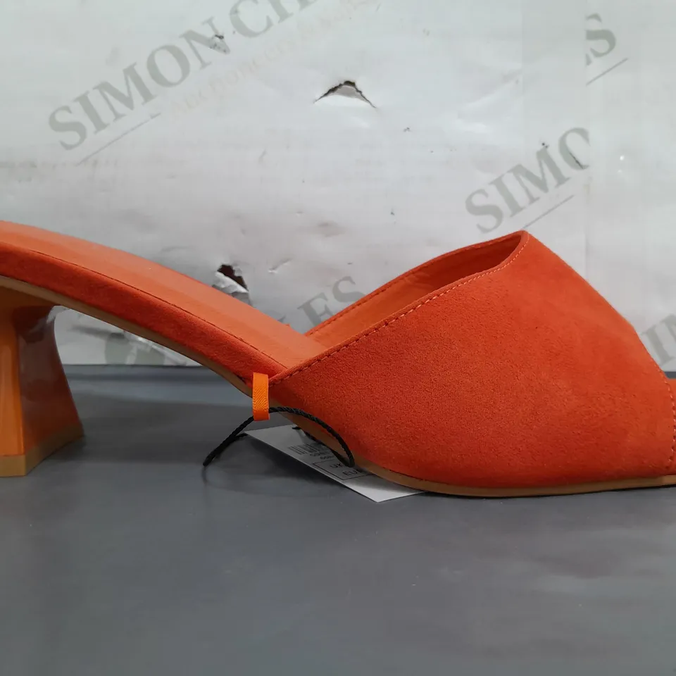 BOXED PAIR OF LIMITED COLLECTION OPEN TOE HEELED SANDALS IN ORANGE SIZE 8