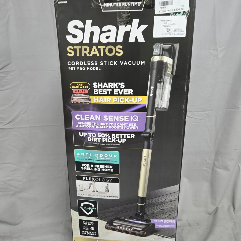 SHARK STRATOS CORDLESS VACUUM W/ ANTI HAIR WRAP & CLEAN SENSE IQ IZ400UKT