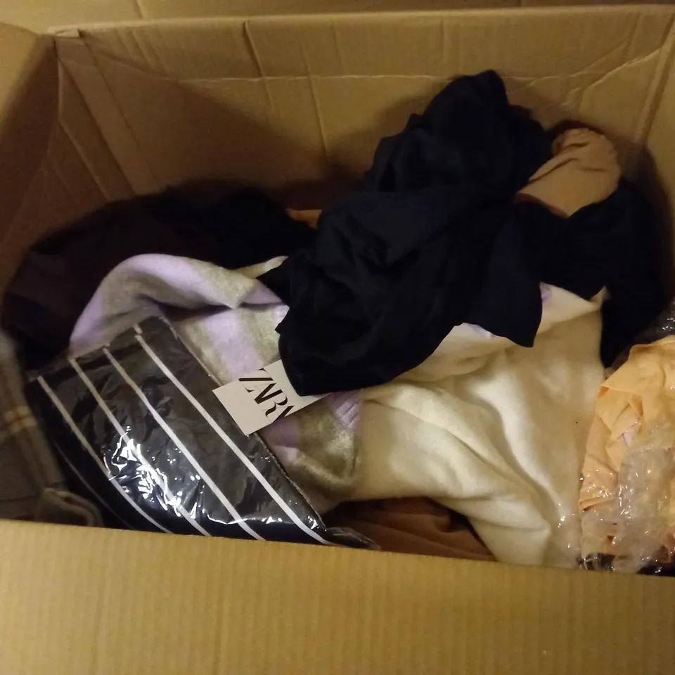 LARGE ASSORTMENT OF MENS AND WOMENS CLOTHES AND ACCESSORIES TO INCLUDE DRESSES, TSHIRTS, UNDERWEAR ETC