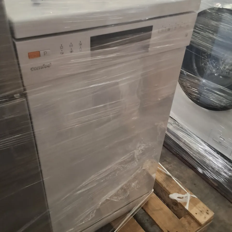 RUSSELL HOBBS 7030 FROST FREE FRIDGE FREEZER AND COMFEE SLIMLINE FREESTANDING DISHWASHER WHITE - RAW RETURNS