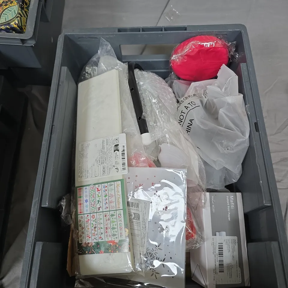 TOTE OF APPROXIMATELY 16 ASSORTED ITEMS TO INCLUDE: POOPER STAR SPRAY 