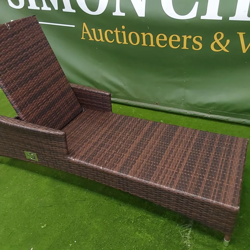 DESIGNER MANUAL ADJUSTABLE SUNLOUNGER IN CHOCOLATE MIX RATTAN 