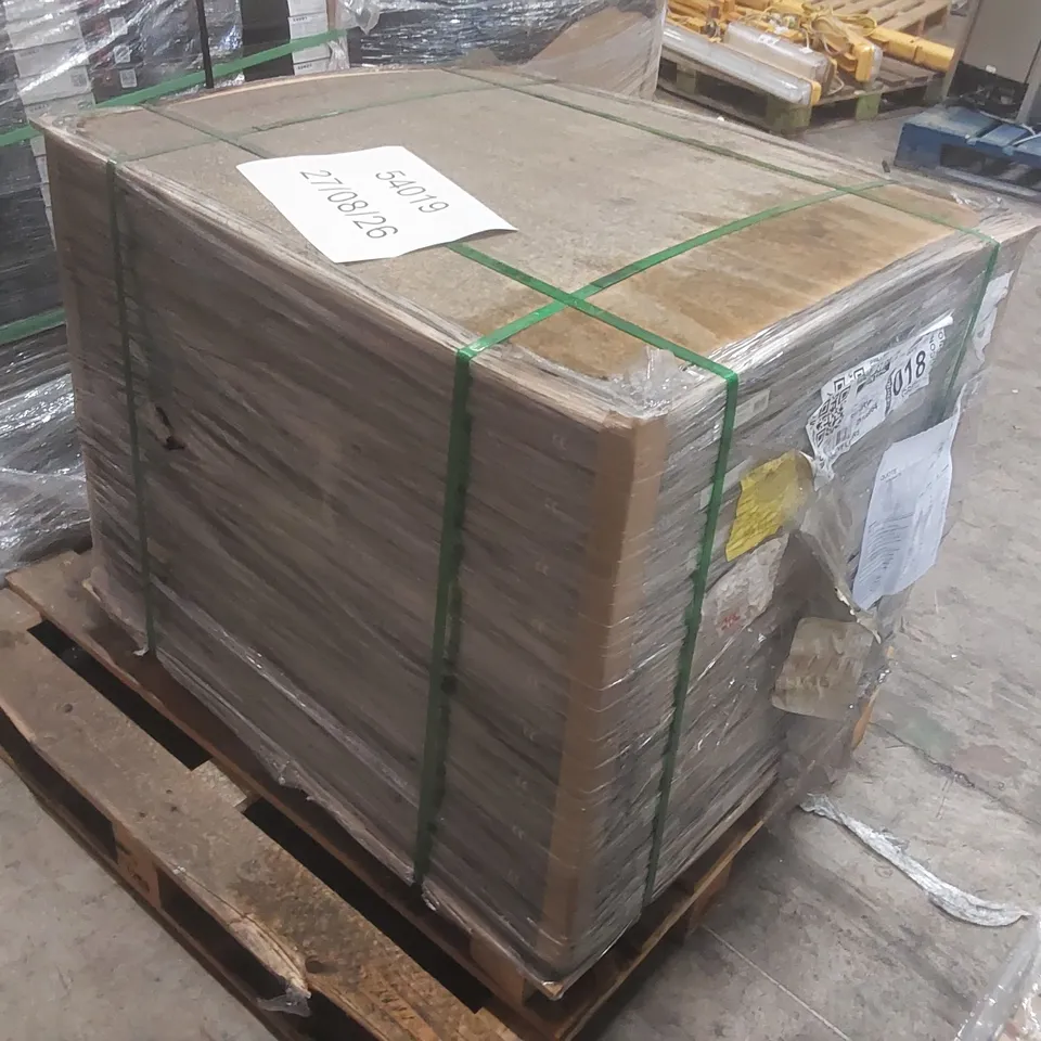 PALLET CONTAINING A VERY LARGE QUANTITY OF BRAND NEW CONTESSE FLOATING FLOOR SYSTEM WOOD ARONA COLLECTION PLANKS